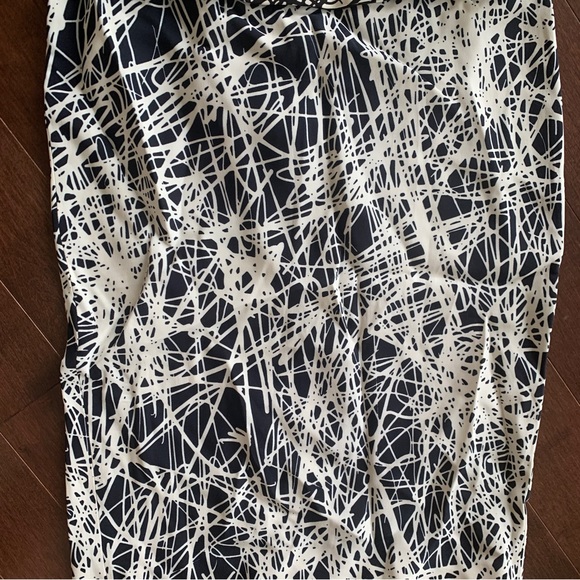 NWOT SportMax Graffiti Black & White Scribbled Writing Graphic Dress Peplum US 4 - Picture 8 of 9